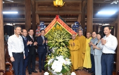 Phó Thủ tướng Trần Lưu Quang thăm chùa Phật Tích, chúc mừng Phật đản PL 2567